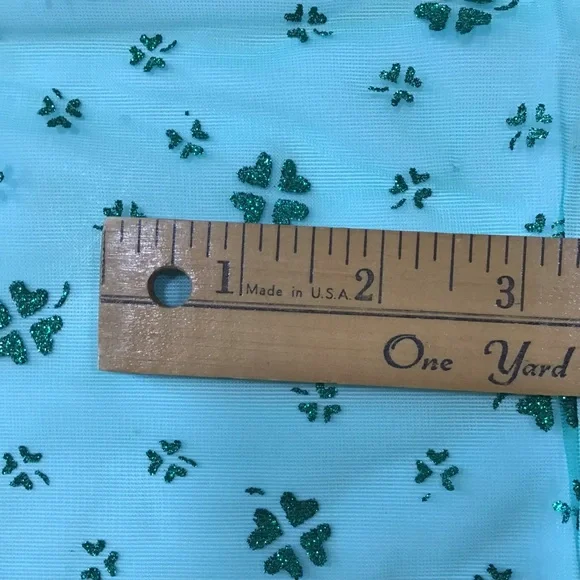 Green Mesh Fabric Glitter Shamrock Design St Patricks Day Craft Sewing Material - Picture 2 of 6